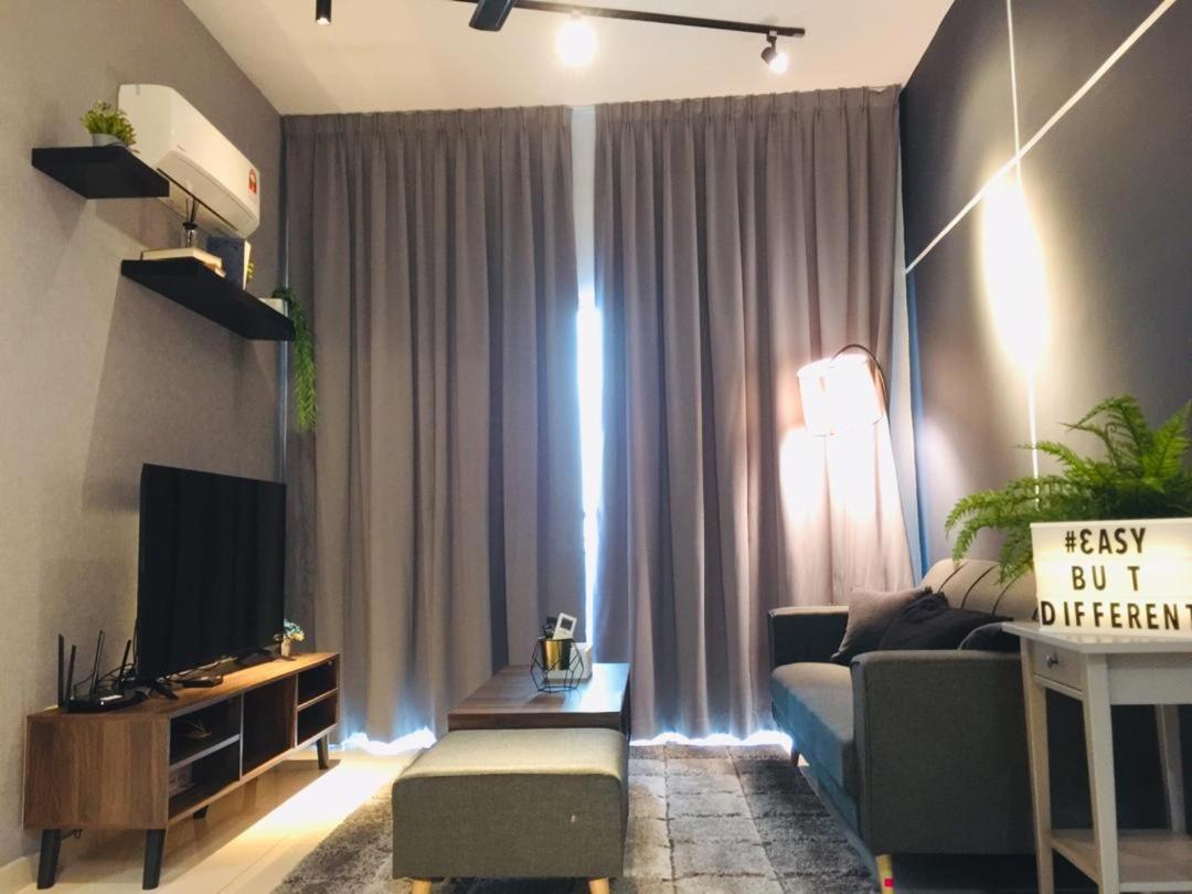 Ezhome Mesahill Nilai Esterno foto