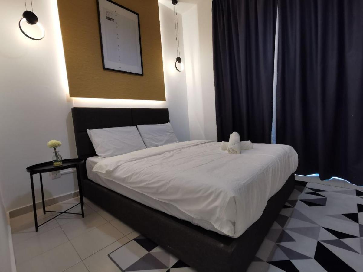 Ezhome Mesahill Nilai Esterno foto
